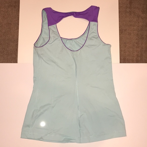 Lululemon workout top - Picture 2 of 3